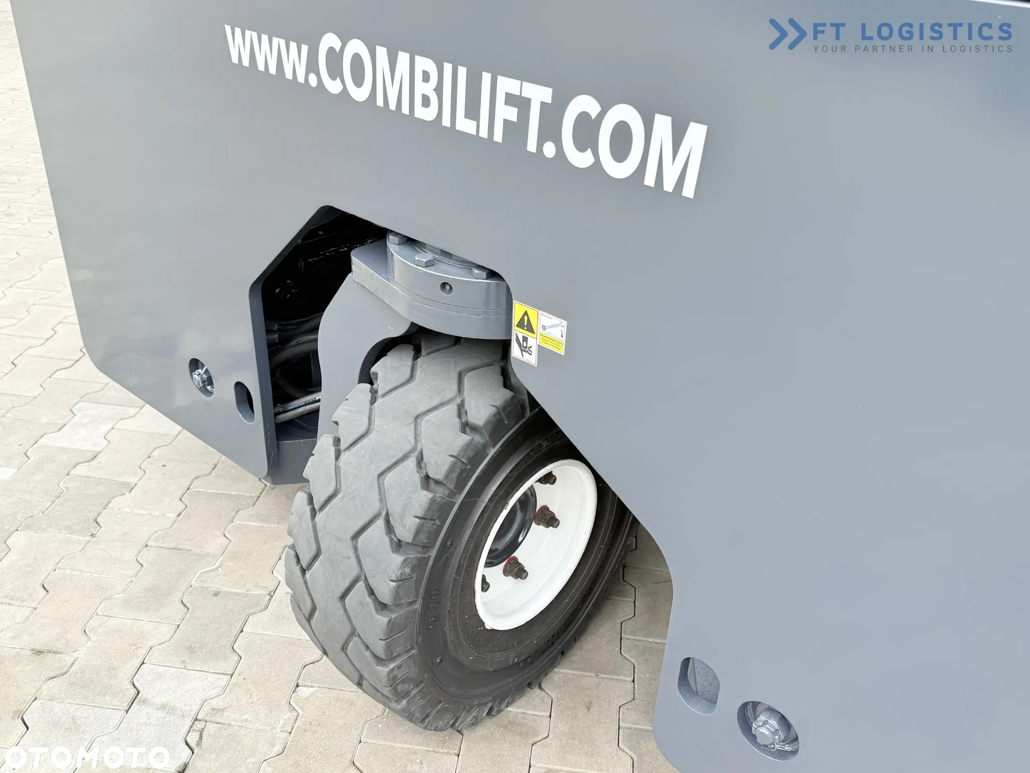 Combilift C4500 / DIESEL / DUPLEX 4000MM / SZEROKI POZYCJONER WIDEŁ / OGRZEWANIE / PEŁNA KABINA / STAN IDEALNY / Szeroka oferta wózków czterokierunkowych i bocznych, dopasowanych do różnorodnych potrzeb i zastosowań - 10