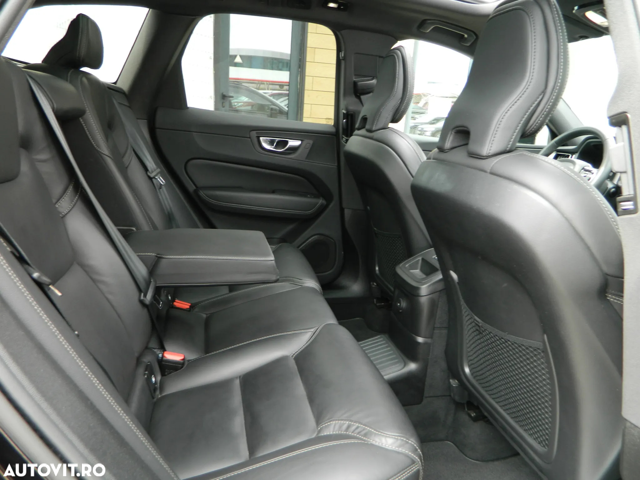 Volvo XC 60 Recharge T6 Twin Engine eAWD R-Design Expression - 16