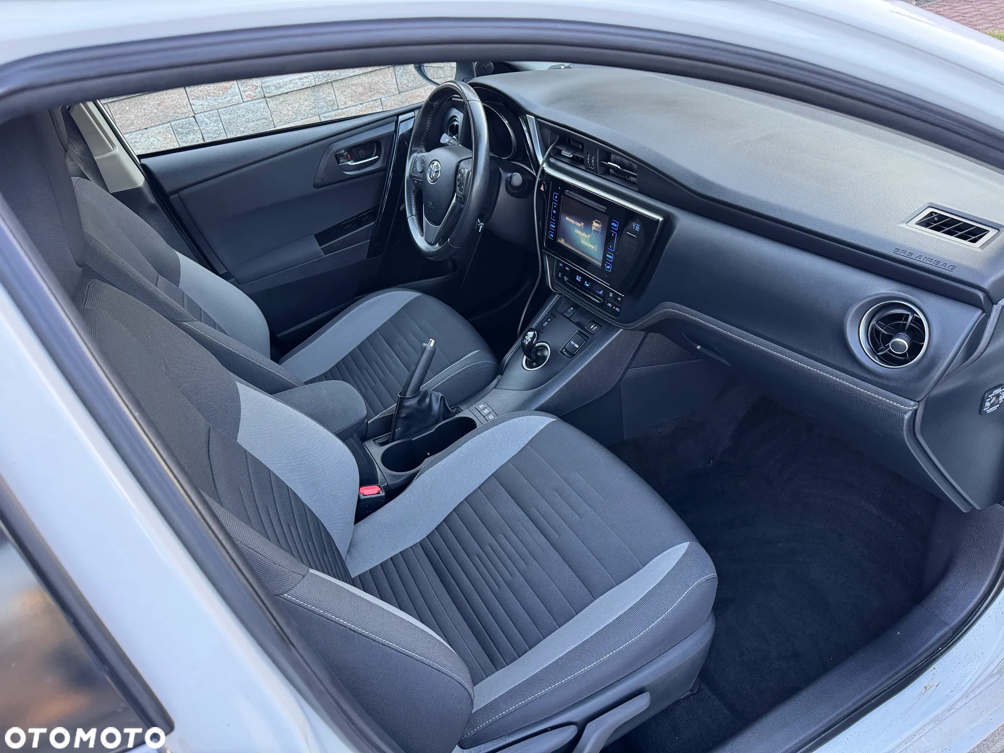 Toyota Auris 1.8 VVT-i Hybrid Automatik Comfort - 10