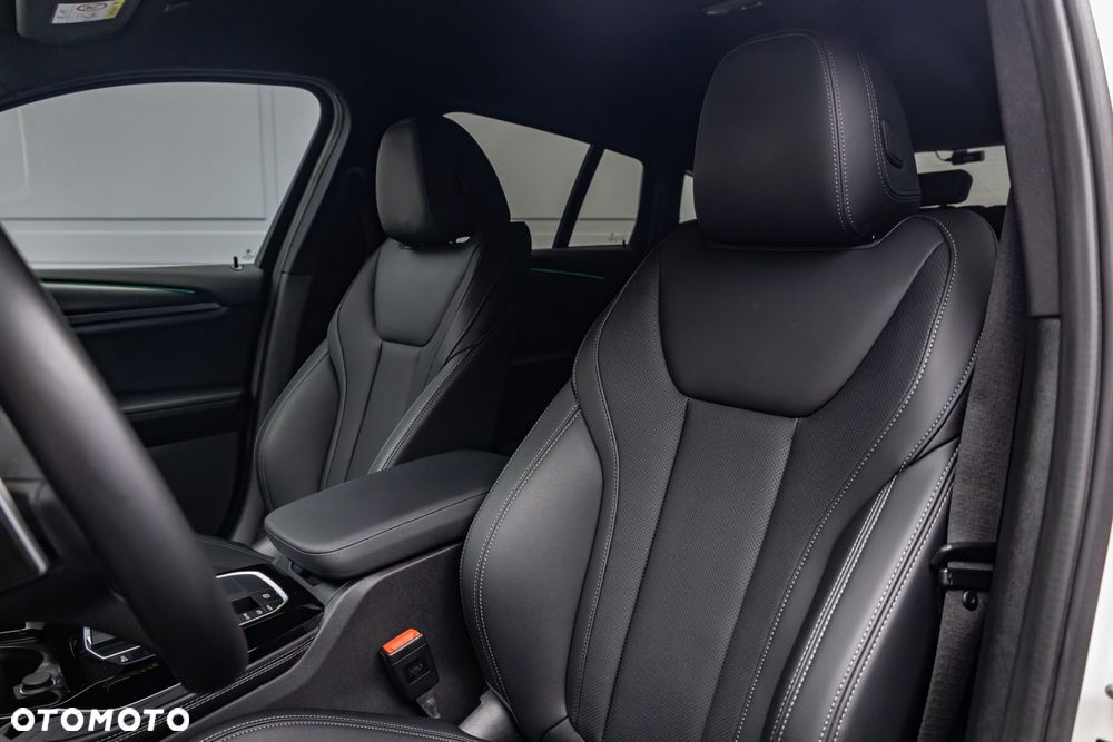 BMW X4 xDrive20i sport - 14