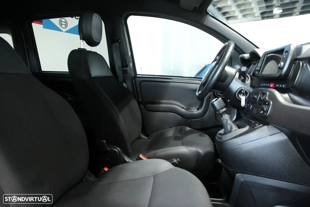 Fiat Panda 1.0 Hybrid Sport — fotografia 17