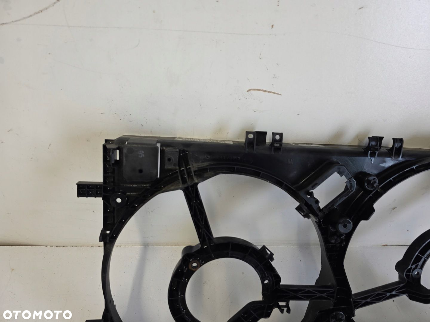 Obudowa wentylatora chłodnicy OPEL Insignia A 2.0 CDTI 08-17 22818550 - 2