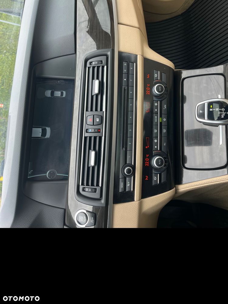 BMW Seria 5 530d xDrive Sport-Aut - 12