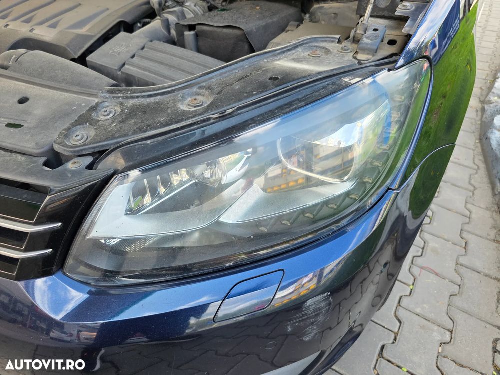 Volkswagen Touran 2.0 TDI Highline DSG - 34