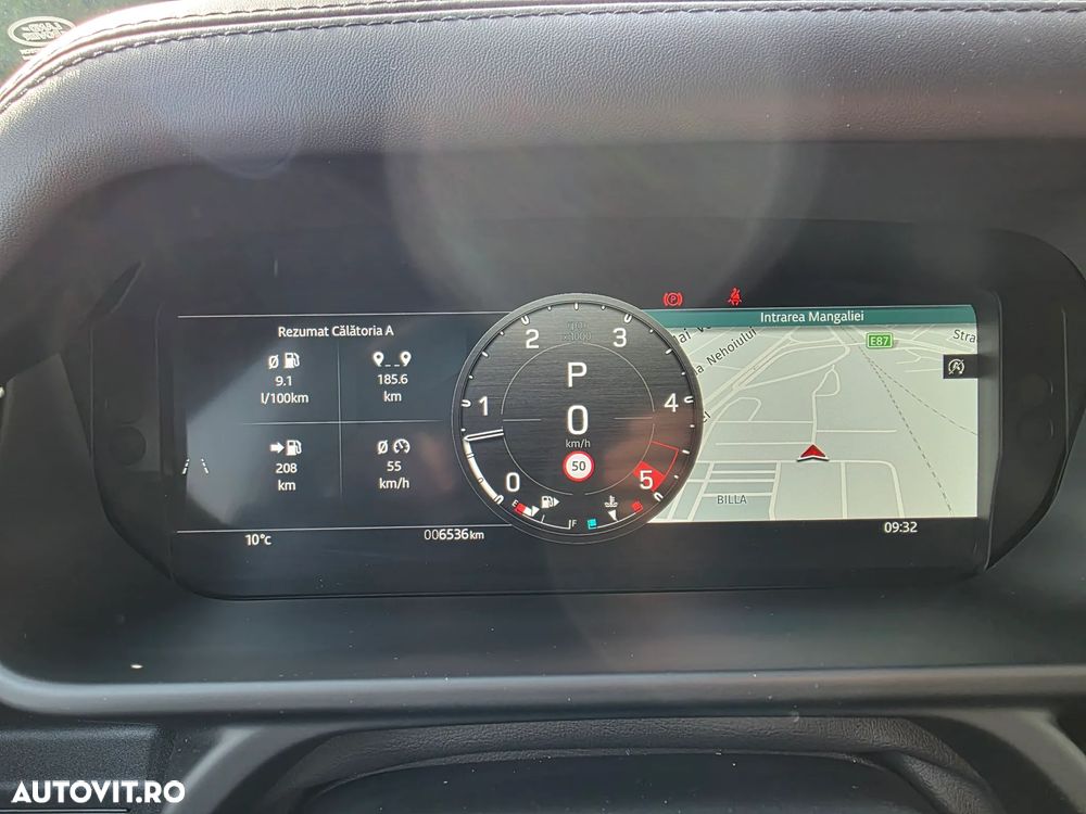 Land Rover Defender - 12