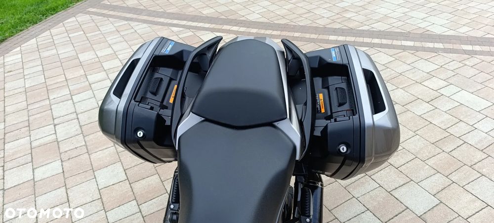 Kawasaki Ninja 1000 SX - 10