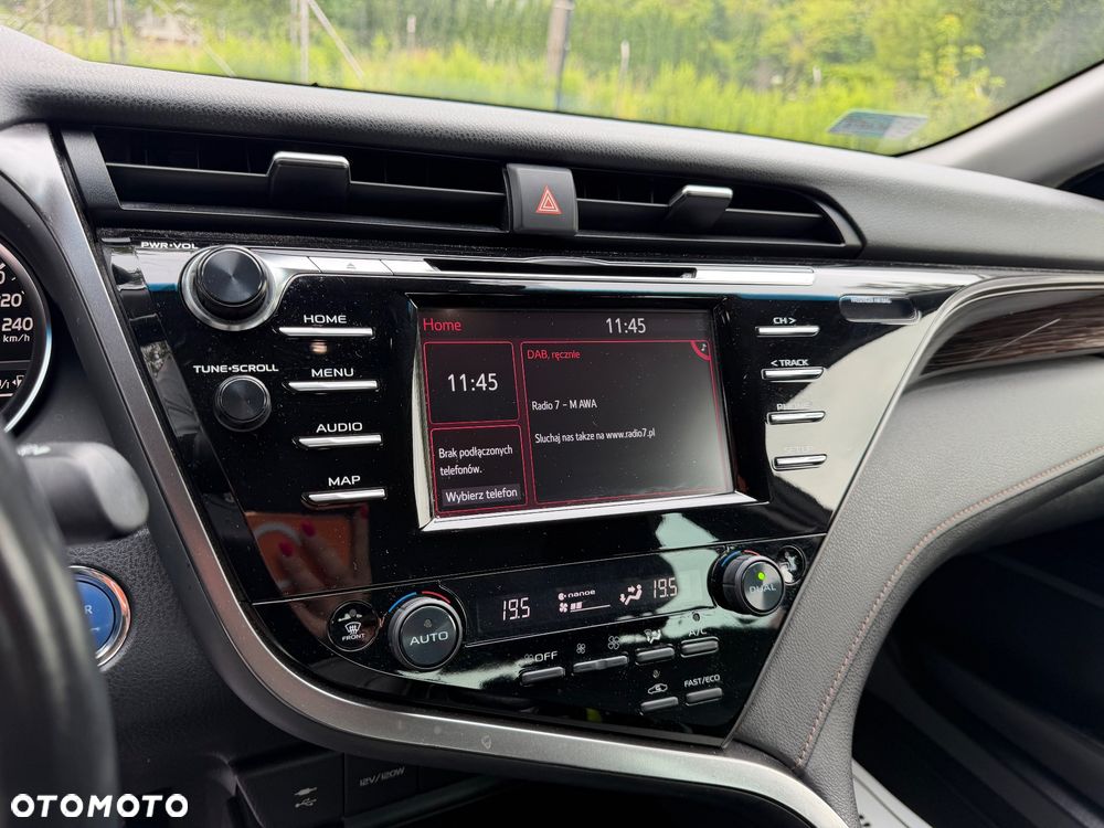 Toyota Camry 2.5 Hybrid Comfort CVT - 25