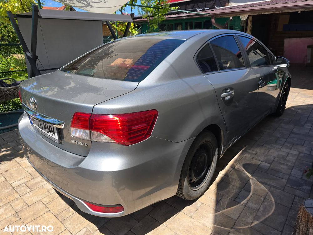 Toyota Avensis - 7