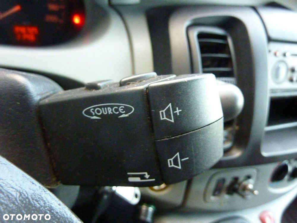 Renault Trafic - 18
