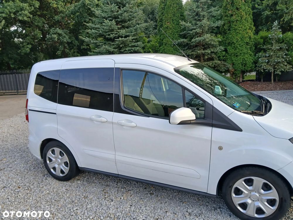 Ford Tourneo Courier 1.5 TDCi Trend - 10