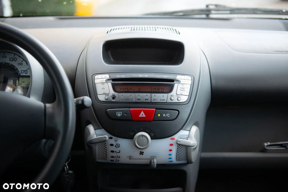 Peugeot 107 70 Millesim 200 - 29