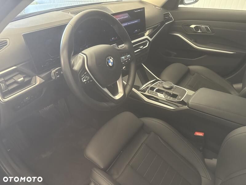 BMW Seria 3 320d xDrive mHEV - 11