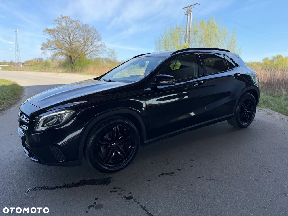 Mercedes-Benz GLA 220 d AMG Line - 2