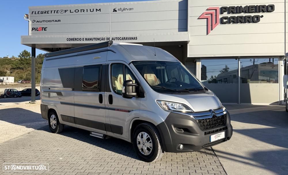Adria Twin 600 SPT cama transversal - 1