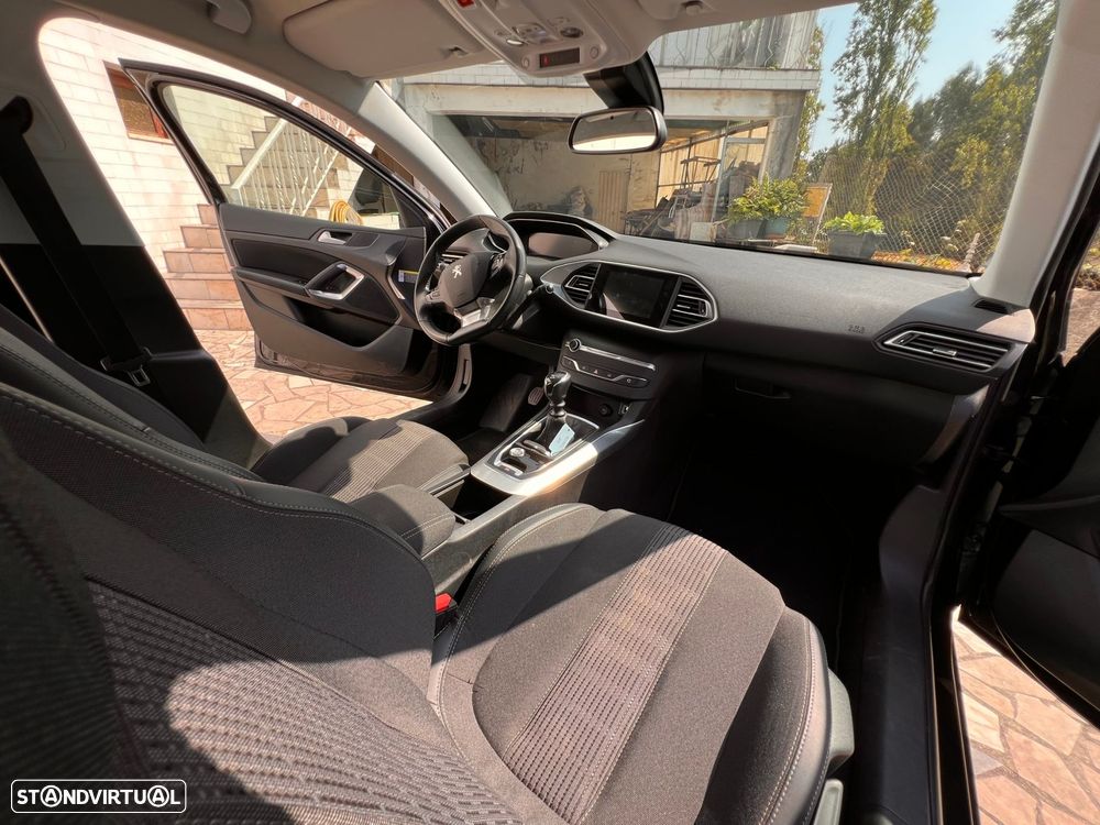 Peugeot 308 1.2 PureTech Allure - 30