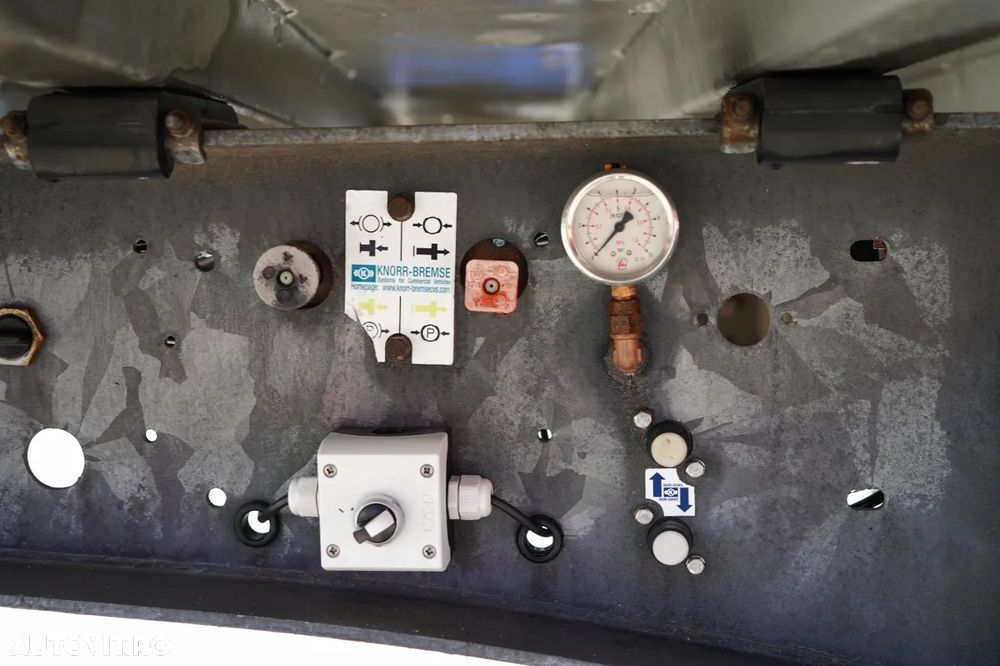 Zaslaw BASCUNĂ ALUMINIU / 35 m³ / 2x AXE RIDICATIVE / AXE SAF - 16