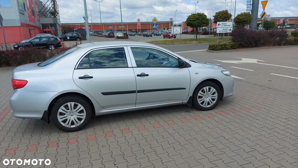 Toyota Corolla 1.6 Luna - 1
