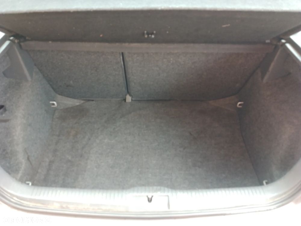 Volkswagen Polo - 12