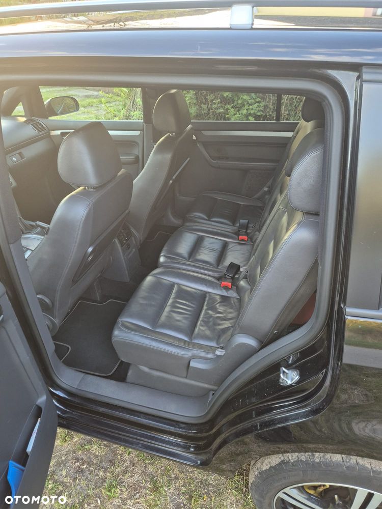 Volkswagen Touran 2.0 TDI DPF Goal - 13