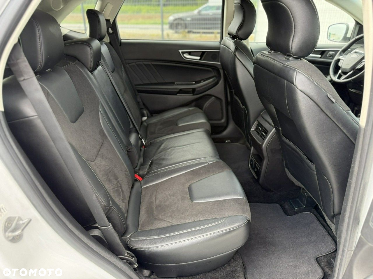 Ford Edge 2.0 TDCi Bi-Turbo 4x4 ST-LINE - 19