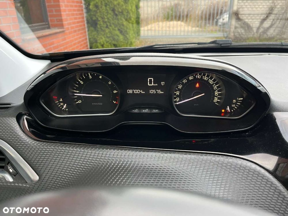 Peugeot 2008 PureTech 82 Signature - 9