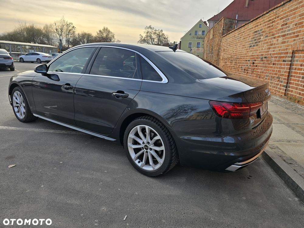 Audi A4 Limousine - 4