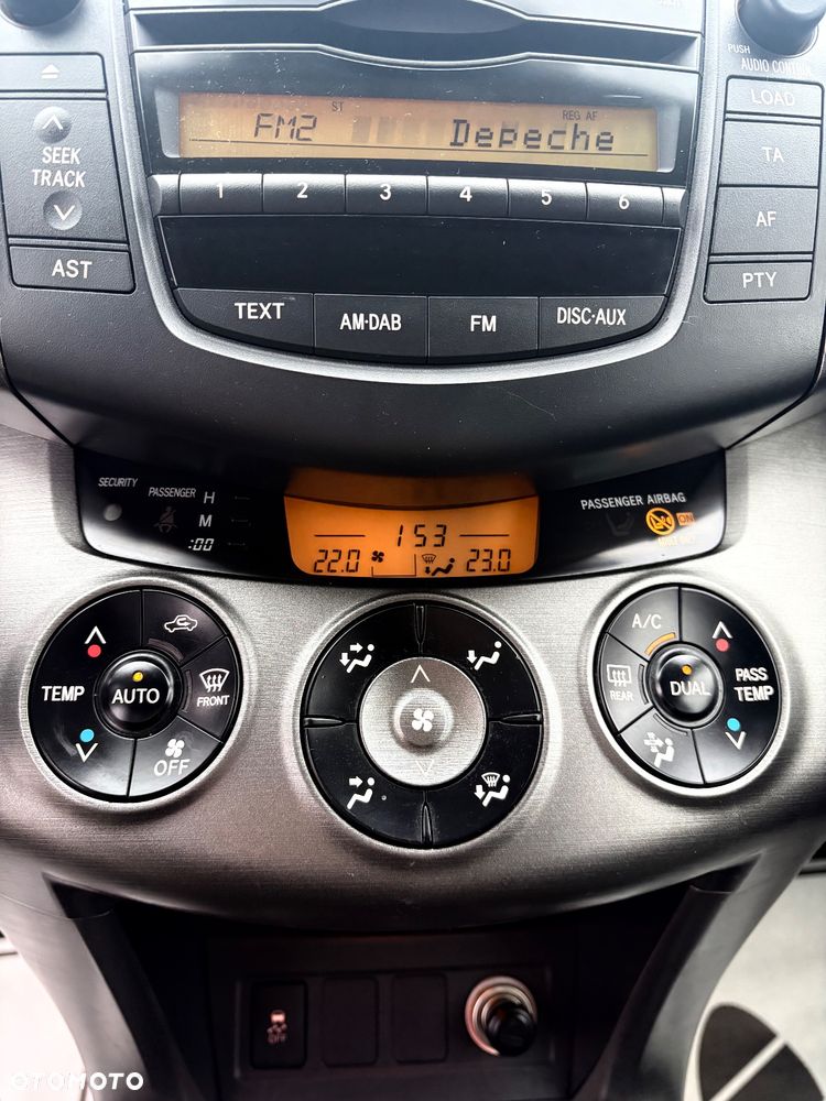 Toyota RAV4 2.2 D-4D Prestige - 15