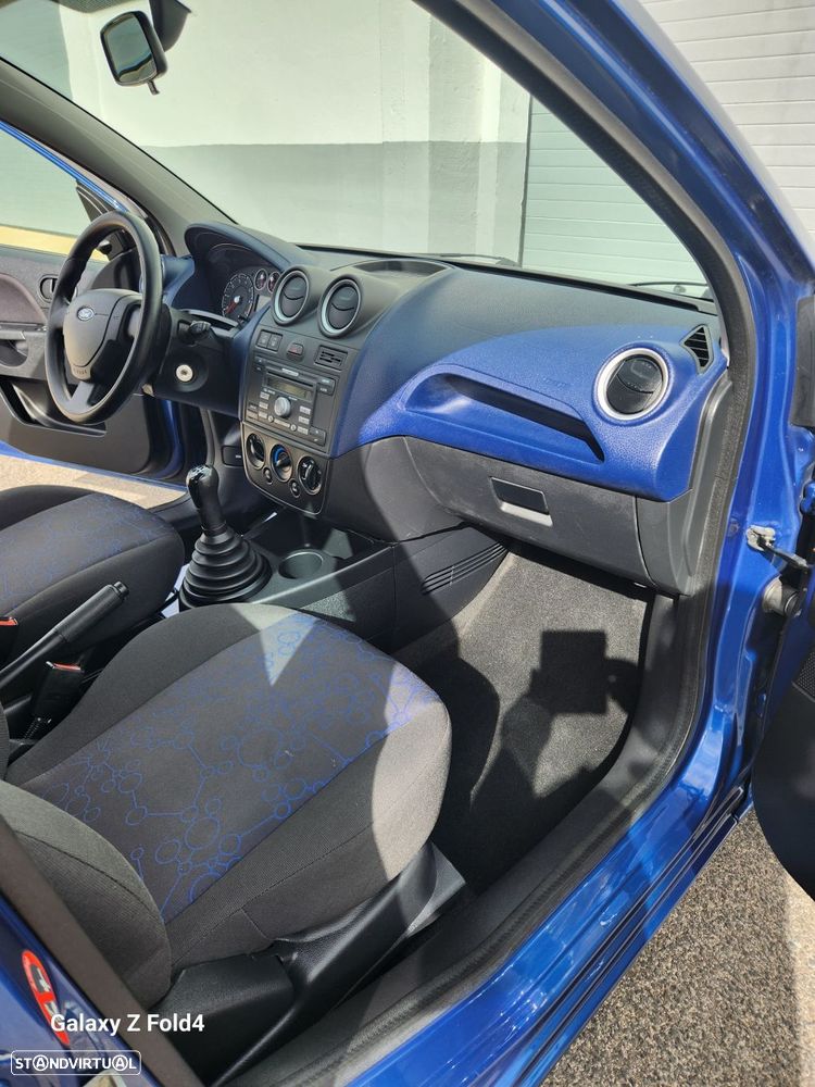 Ford Fiesta - 15