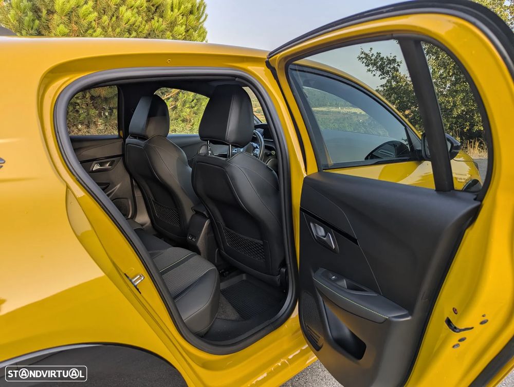 Peugeot e-208 50 kWh GT — fotografia 8