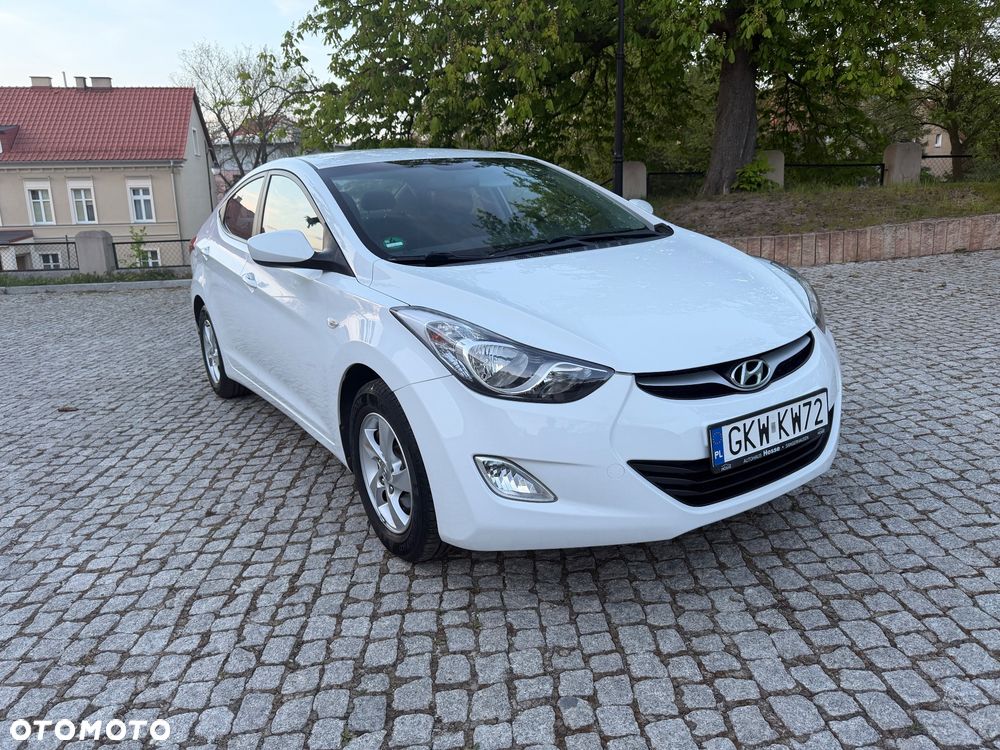 Hyundai Elantra 1.6 Comfort - 3