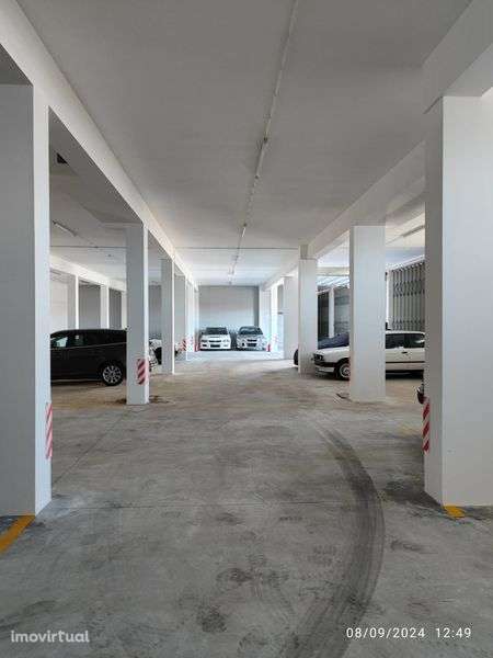 Lugar de estacionamento - Grande imagem: 2/2