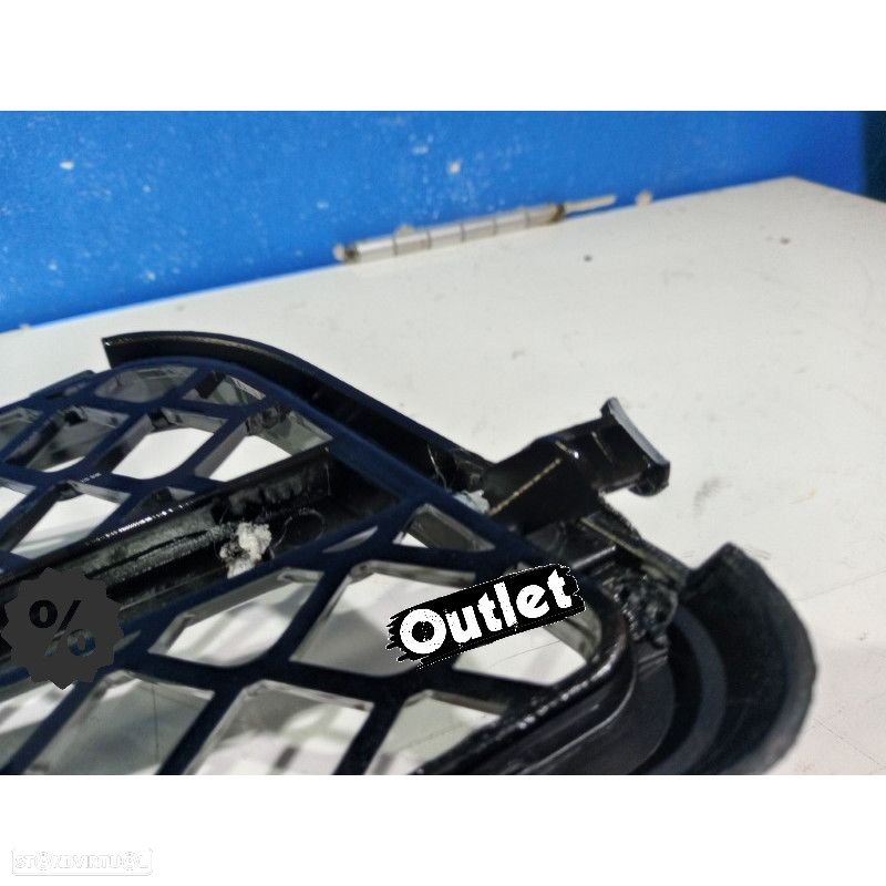 R010328C1 GRELHA FRONTAL MERCEDES W204 11-14 PRETO BRILHANTE LOOK AMG C63 - 3