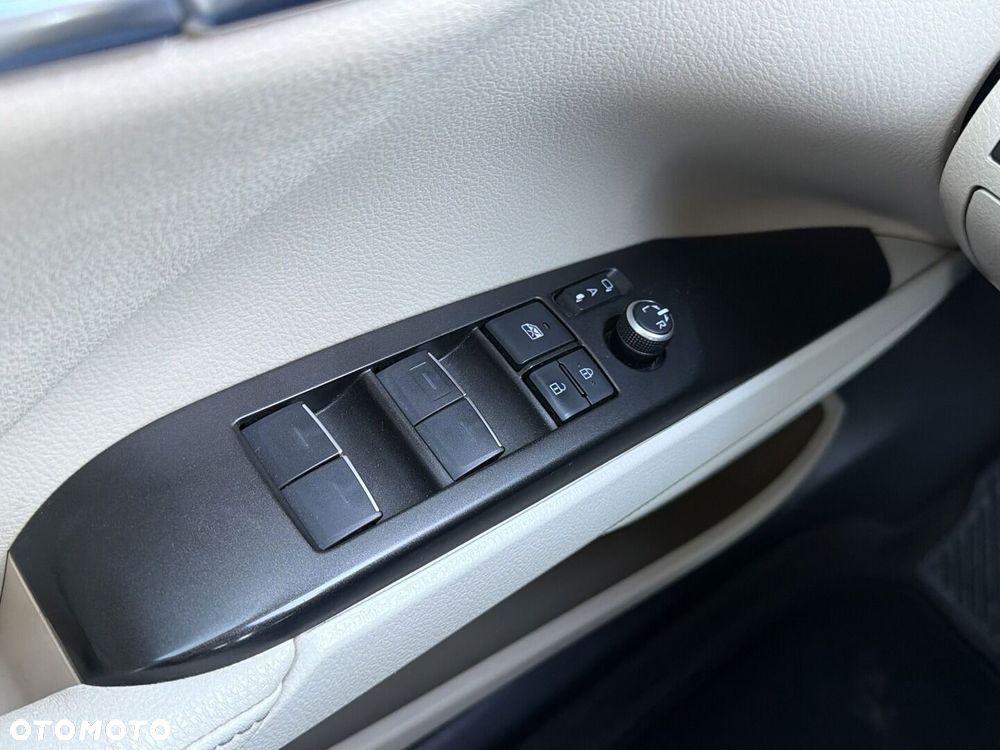 Toyota Camry 2.5 Hybrid Executive CVT - 16