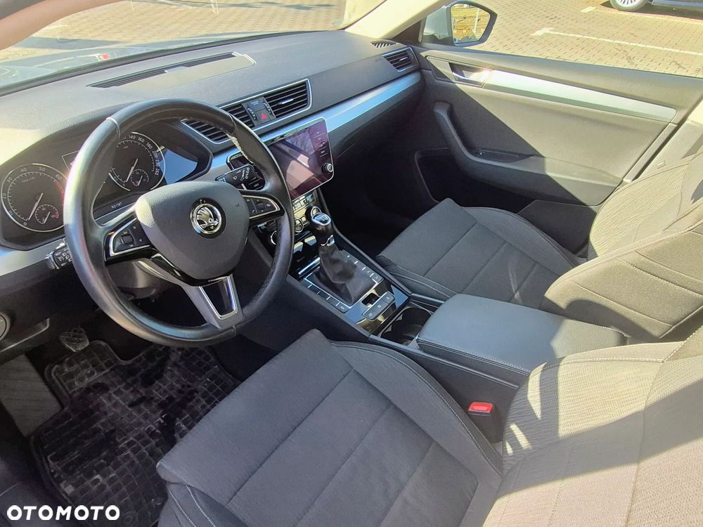 Skoda Superb 1.4 TSI ACT Ambition - 8