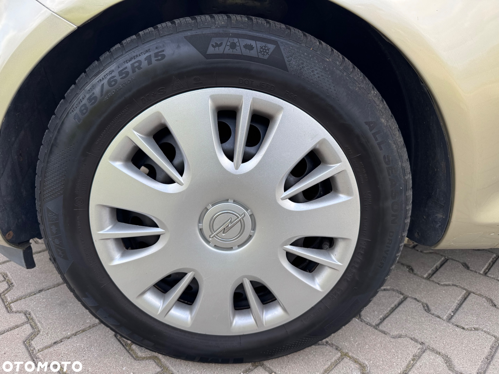 Opel Corsa 1.2 16V Essentia - 7