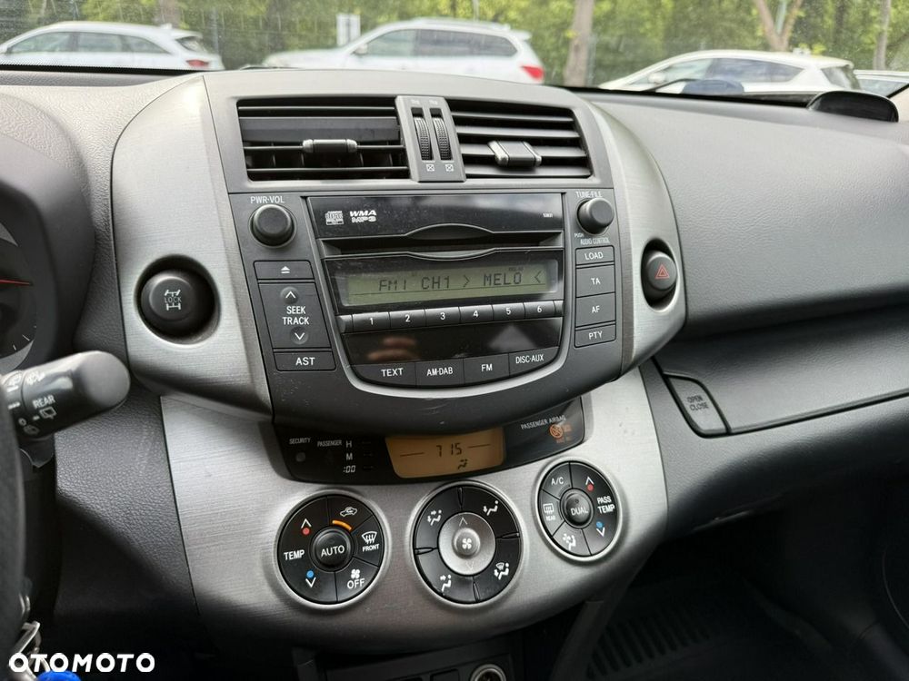 Toyota RAV4 - 22