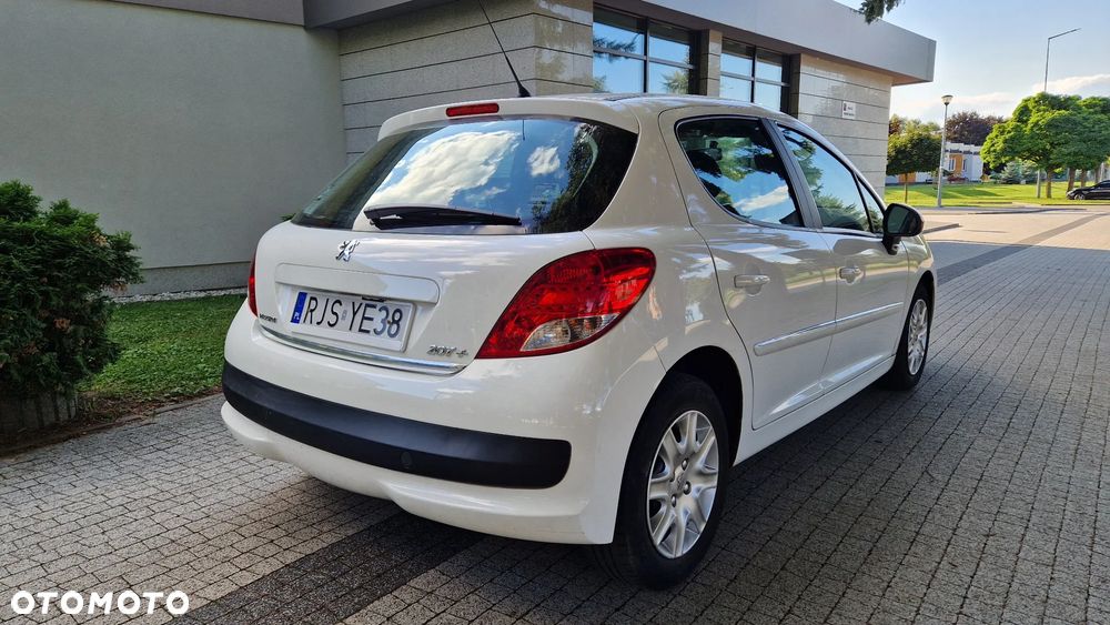 Peugeot 207 - 12