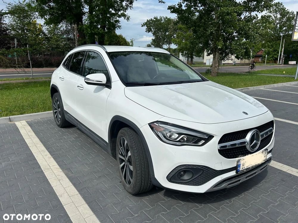 Mercedes-Benz GLA - 1