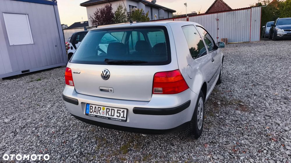 Volkswagen Golf - 8
