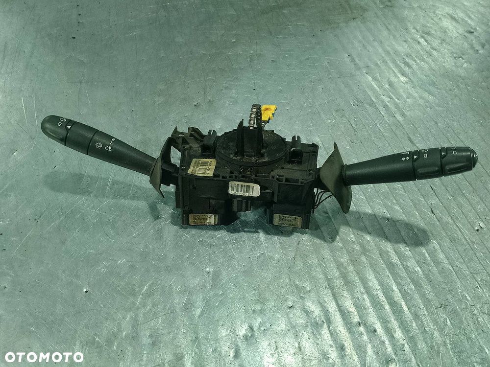 PRZEŁĄCZNIK ZESPOLONY DACIA SANDERO I 8200792584S 1.2 16V - 5