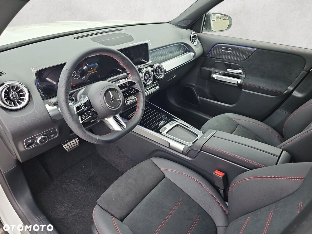 Mercedes-Benz GLB - 12