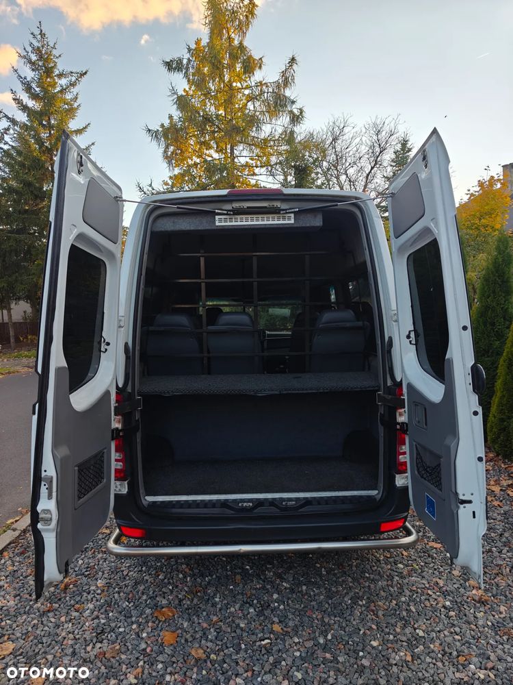 Mercedes-Benz Sprinter - 25