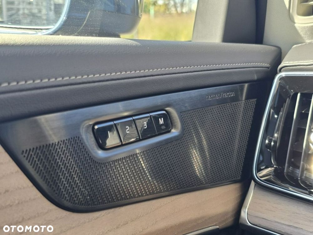 Volvo XC 90 T8 AWD Plug-In Hybrid Plus Bright 7os - 31