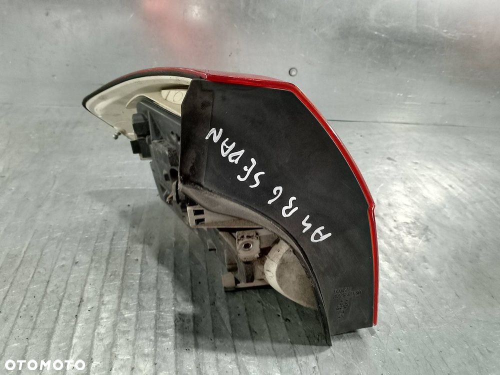 LAMPA TYLNA PRAWA AUDI A4 B6 11-A467B SEDAN - 5