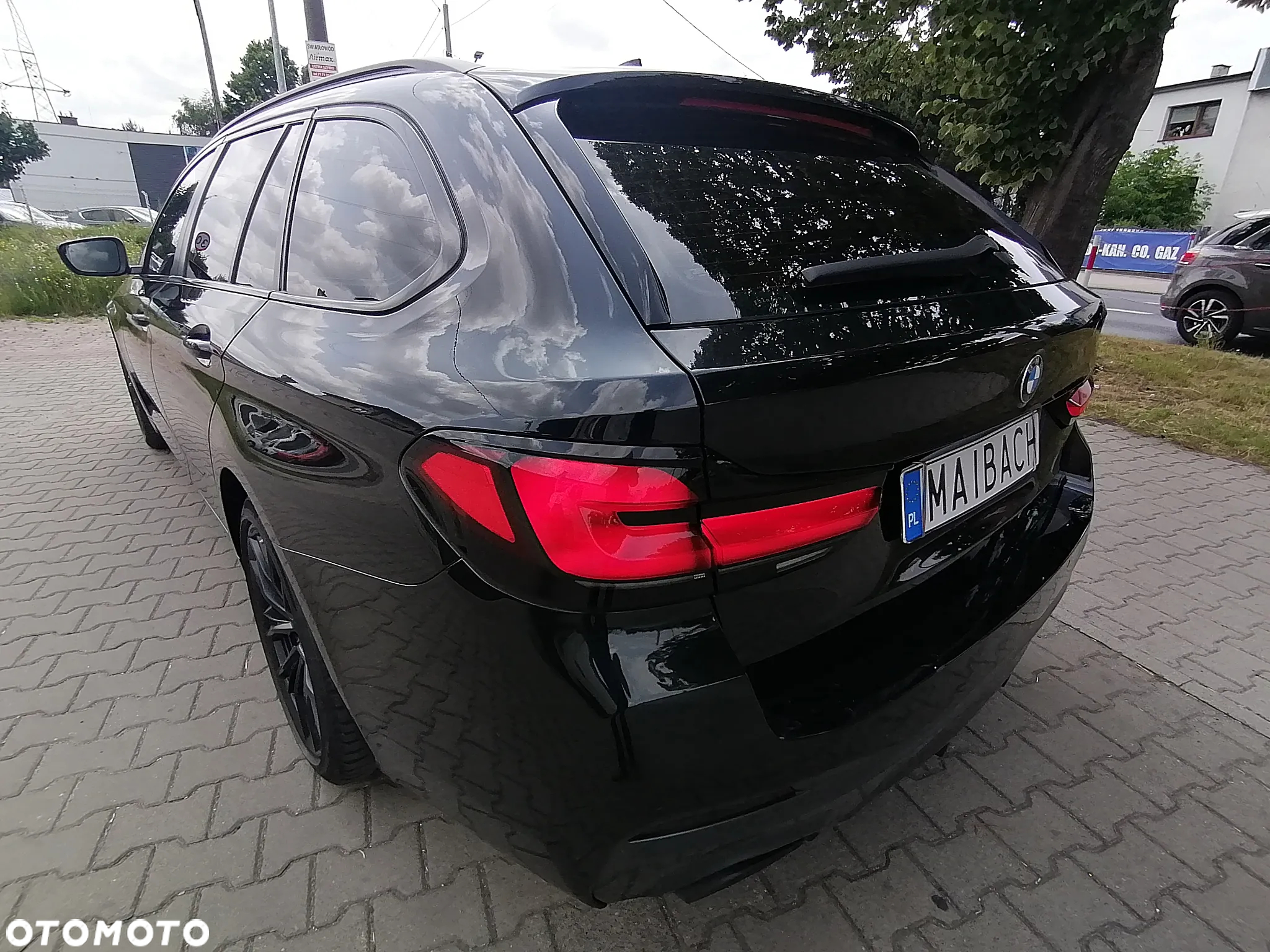 BMW Seria 5 520d Touring M Sport Edition - 8