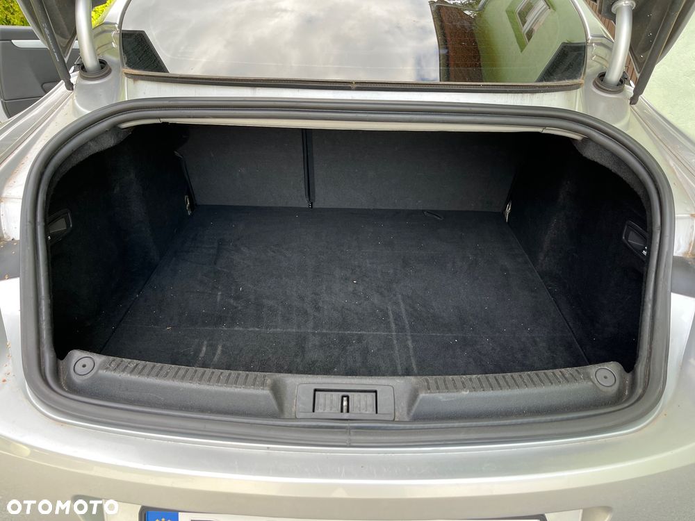 Renault Laguna Coupe dCi 150 FAP - 16