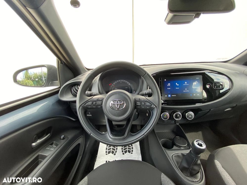 Toyota Aygo X 1.0l MT Active - 10