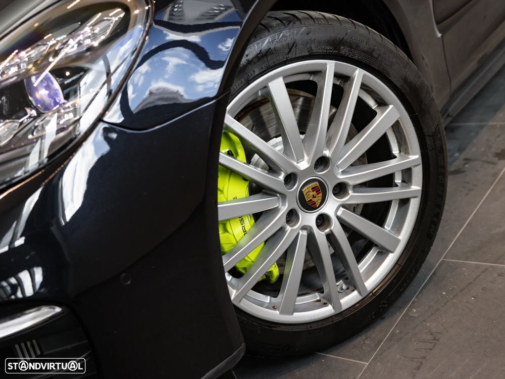 Porsche Panamera 4 E-Hybrid Platinum Edition - 12