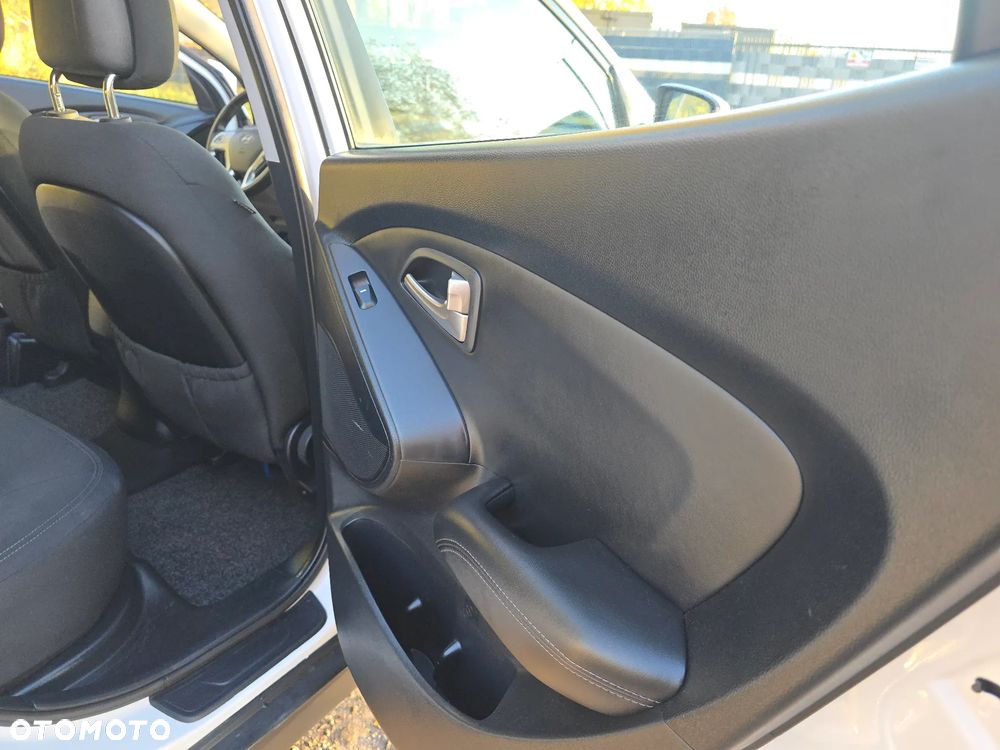 Hyundai ix35 1.6 2WD blue Style - 24