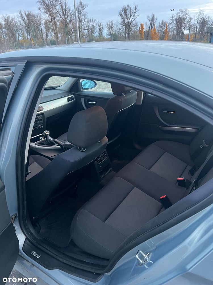 BMW Seria 3 318i - 10